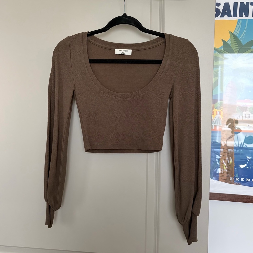Aritzia Babaton Moss Long Sleeve Crop Top